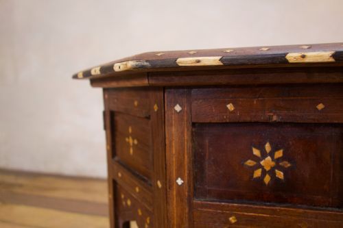 A LATE 19TH CENTURY INDIAN HOSHIARPUR OCCASIONAL OCTAGONAL TABLE - ADDITIONAL PHOTO 3