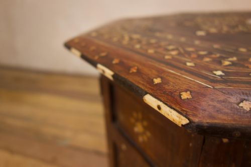A LATE 19TH CENTURY INDIAN HOSHIARPUR OCCASIONAL OCTAGONAL TABLE - ADDITIONAL PHOTO 11