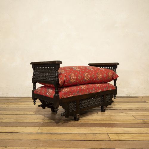 AN EARLY 20TH CENTURY MOORISH ROSEWOOD WINDOW SEAT BENCH - ADDITIONAL PHOTO 5