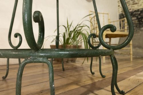 A 20TH CENTURY FRENCH IRON AND MARBLE ORANGERIE CENTRE GARDEN TABLE - ADDITIONAL PHOTO 5