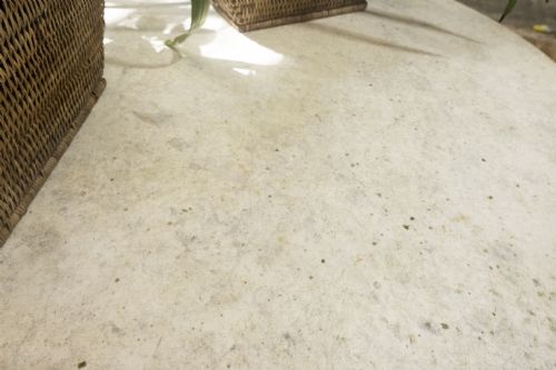 A 20TH CENTURY FRENCH IRON AND MARBLE ORANGERIE CENTRE GARDEN TABLE - ADDITIONAL PHOTO 11