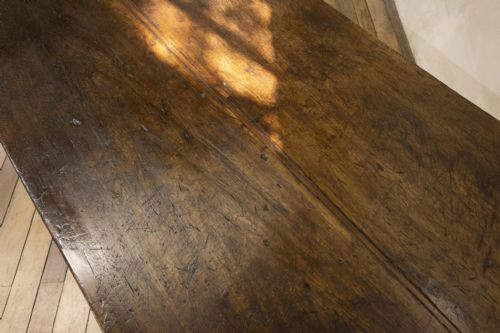 AN EXCEPTIONAL 18TH CENTURY LATER FRENCH PROVINCIAL FARMHOUSE TABLE - ADDITIONAL PHOTO 5