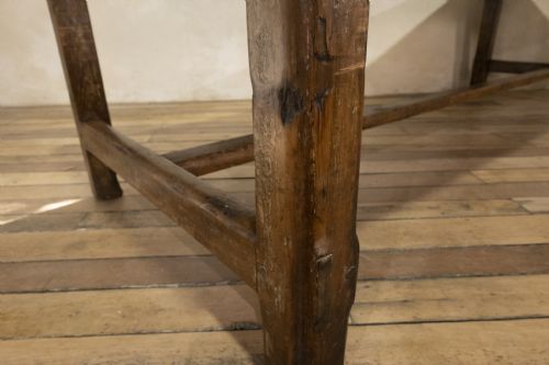 AN EXCEPTIONAL 18TH CENTURY LATER FRENCH PROVINCIAL FARMHOUSE TABLE - ADDITIONAL PHOTO 6