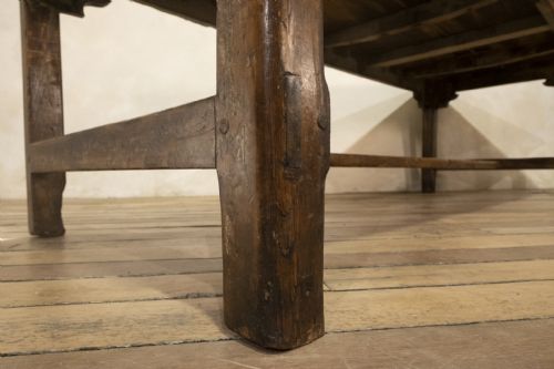 AN EXCEPTIONAL 18TH CENTURY LATER FRENCH PROVINCIAL FARMHOUSE TABLE - ADDITIONAL PHOTO 7