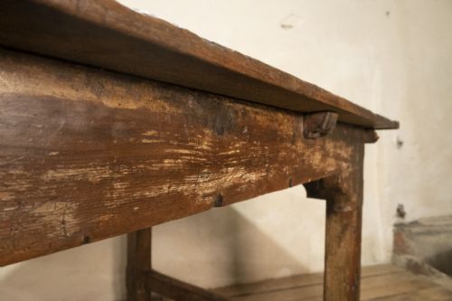 AN EXCEPTIONAL 18TH CENTURY LATER FRENCH PROVINCIAL FARMHOUSE TABLE - ADDITIONAL PHOTO 8