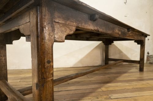 AN EXCEPTIONAL 18TH CENTURY LATER FRENCH PROVINCIAL FARMHOUSE TABLE - ADDITIONAL PHOTO 9