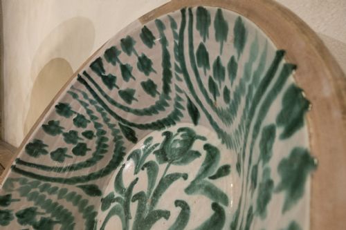 A LARGE 19TH CENTURY SPANISH GRANADA FAJALOUZA LEBRILLO BOWL - ADDITIONAL PHOTO 1
