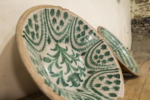A LARGE 19TH CENTURY SPANISH GRANADA FAJALOUZA LEBRILLO BOWL - ADDITIONAL PHOTO 2