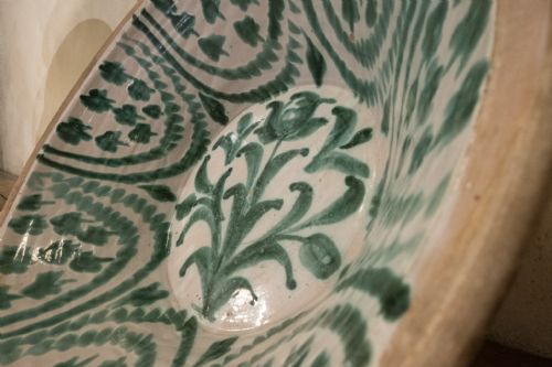A LARGE 19TH CENTURY SPANISH GRANADA FAJALOUZA LEBRILLO BOWL - ADDITIONAL PHOTO 5