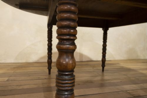 A 19TH CENTURY FRENCH CHESTNUT DROP LEAF TABLE - ADDITIONAL PHOTO 14