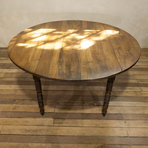 A 19TH CENTURY FRENCH CHESTNUT DROP LEAF TABLE - ADDITIONAL PHOTO 15