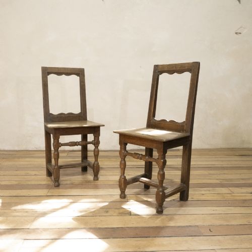 A SET OF FOUR FRENCH 18TH CENTURY BACKSTOOL CHAIRS - ADDITIONAL PHOTO 7