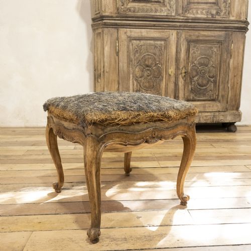an elegant small french louis xv walnut and upholstered foot stool - CATEGORY: ANTIQUE STOOLS - DATED 18TH CENTURY