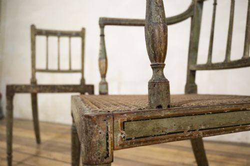 A CHARMING NEAR PAIR OF REGENCY GREEN PAINTED OCCASIONAL ELBOW CHAIRS - ADDITIONAL PHOTO 1