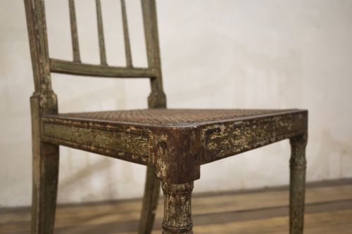 A CHARMING NEAR PAIR OF REGENCY GREEN PAINTED OCCASIONAL ELBOW CHAIRS - ADDITIONAL PHOTO 6
