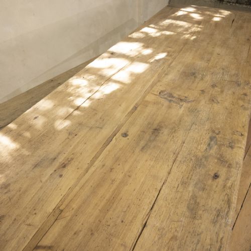 A LARGE SCALE 19TH CENTURY FRENCH SYCAMORE OAK FARMHOUSE TABLE BENCHES - ADDITIONAL PHOTO 2