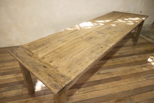 A LARGE SCALE 19TH CENTURY FRENCH SYCAMORE OAK FARMHOUSE TABLE BENCHES - ADDITIONAL PHOTO 4