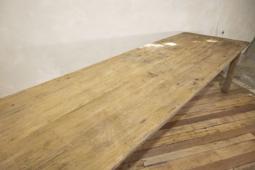 A LARGE SCALE 19TH CENTURY FRENCH SYCAMORE OAK FARMHOUSE TABLE BENCHES - ADDITIONAL PHOTO 12