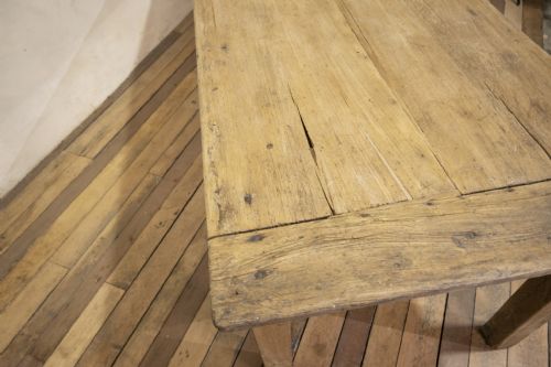 A LARGE SCALE 19TH CENTURY FRENCH SYCAMORE OAK FARMHOUSE TABLE BENCHES - ADDITIONAL PHOTO 13