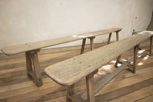 A LARGE SCALE 19TH CENTURY FRENCH SYCAMORE OAK FARMHOUSE TABLE BENCHES - ADDITIONAL PHOTO 17