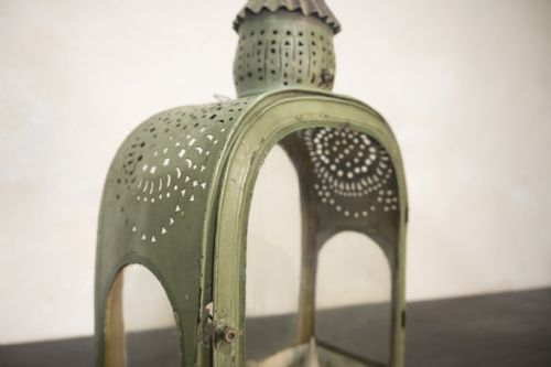 A 20TH CENTURY FRENCH GREEN TOLE LANTERN - ADDITIONAL PHOTO 4