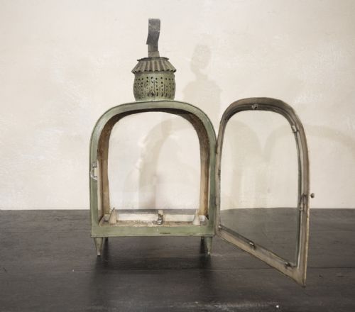 A 20TH CENTURY FRENCH GREEN TOLE LANTERN - ADDITIONAL PHOTO 9