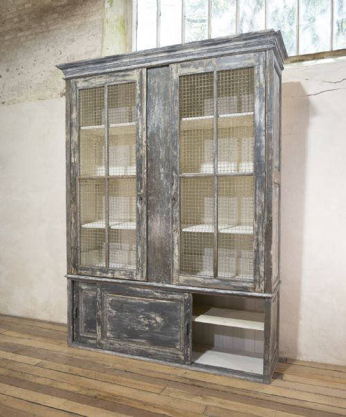 A LARGE SCALE 19TH CENTURY PAINTED HOUSEKEEPERS CUPBOARD - ADDITIONAL PHOTO 1
