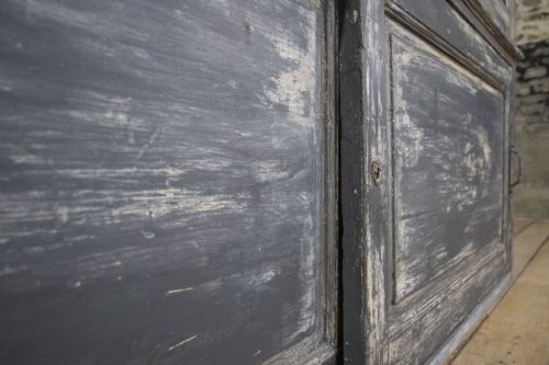 A LARGE SCALE 19TH CENTURY PAINTED HOUSEKEEPERS CUPBOARD - ADDITIONAL PHOTO 10