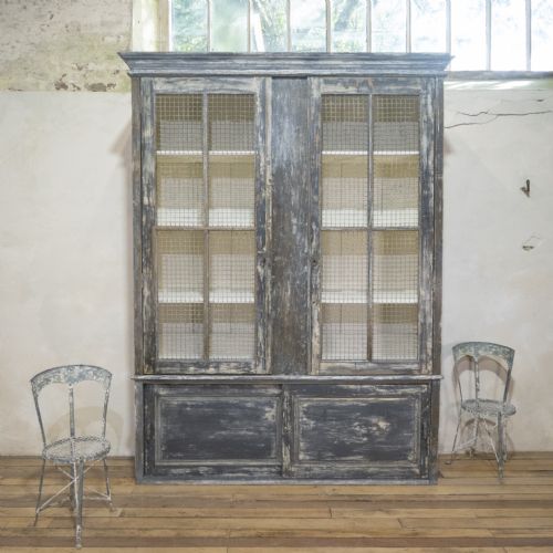 A LARGE SCALE 19TH CENTURY PAINTED HOUSEKEEPERS CUPBOARD - ADDITIONAL PHOTO 12