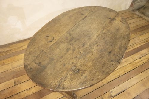 AN 18TH CENTURY OVAL SWEDISH BOCKBOARD TABLE WALNUT - ADDITIONAL PHOTO 6