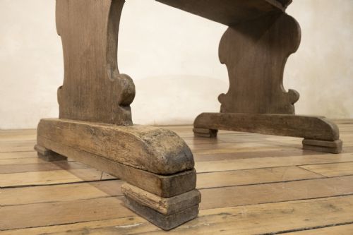 AN 18TH CENTURY OVAL SWEDISH BOCKBOARD TABLE WALNUT - ADDITIONAL PHOTO 9