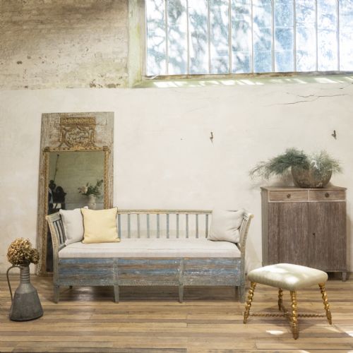 AN 18TH CENTURY GUSTAVIAN SWEDISH SOFA BENCH ORIGINAL BLUE PAINT - ADDITIONAL PHOTO 2