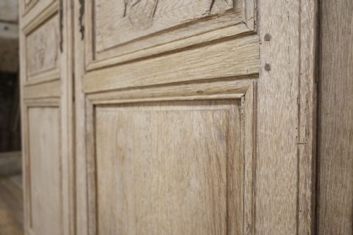 AN ELEGANT 19THCENTURY FRENCH OAK NORMANDY MARRIAGE ARMOIRE - ADDITIONAL PHOTO 10