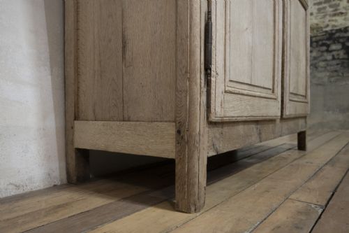 AN ELEGANT 19THCENTURY FRENCH OAK NORMANDY MARRIAGE ARMOIRE - ADDITIONAL PHOTO 14