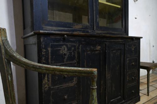 TALL 19TH CENTURY FRENCH BLACK PAINTED GLAZED CABINET - ADDITIONAL PHOTO 18