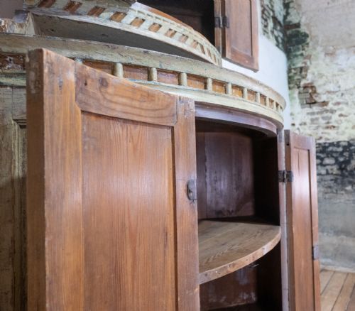 AN 18TH CENTURY DRY SCRAPED SWEDISH PAINTED GUSTAVIAN CORNER CUPBOARD CABINET - ADDITIONAL PHOTO 15
