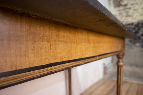 18TH CENTURY FAUX QUILTED MAPLE PAINTED SWEDISH FARMHOUSE TABLE - ADDITIONAL PHOTO 7