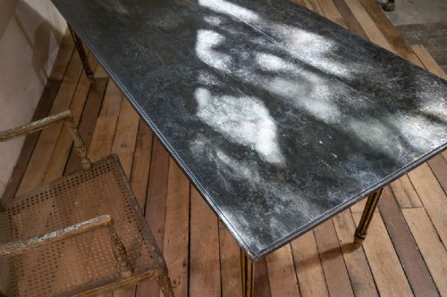 18TH CENTURY FAUX QUILTED MAPLE PAINTED SWEDISH FARMHOUSE TABLE - ADDITIONAL PHOTO 15