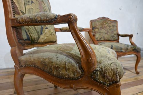 A NEAR PAIR 19TH CENTURY FRENCH LOUIS XV FAUTEUILS OPEN ARMCHAIRS AUBUSSON TAPESTRY - ADDITIONAL PHOTO 8