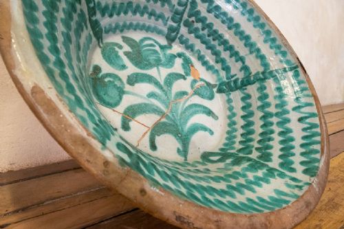 LARGE 18TH CENTURY SPANISH FAJALAUZA LEBRILLO DAIRY BOWL - ADDITIONAL PHOTO 8