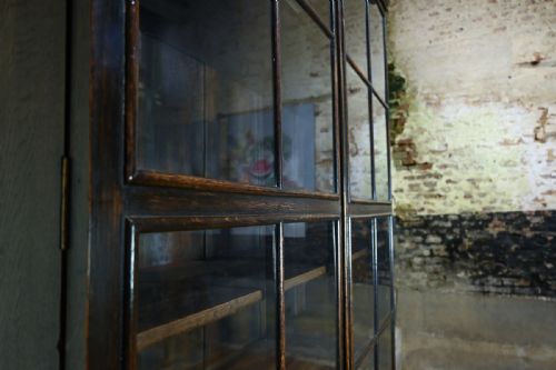 LATE 19TH CENTURY GLAZED BOOKCASE MANNER OF SAMUEL PEPYS - ADDITIONAL PHOTO 11