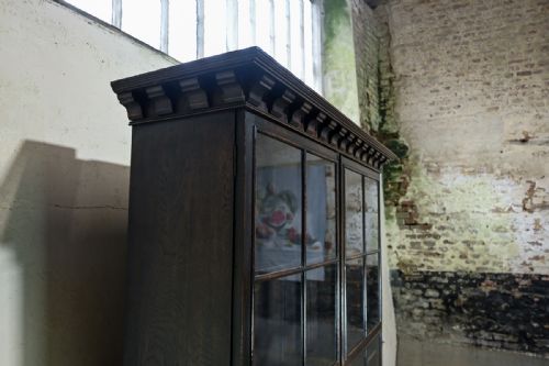 LATE 19TH CENTURY GLAZED BOOKCASE MANNER OF SAMUEL PEPYS - ADDITIONAL PHOTO 12