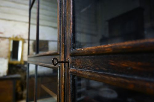 LATE 19TH CENTURY GLAZED BOOKCASE MANNER OF SAMUEL PEPYS - ADDITIONAL PHOTO 15
