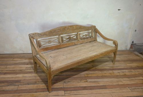 A LARGE 19TH CENTURY ANGLO INDIAN TEAK BENCH - ADDITIONAL PHOTO 2