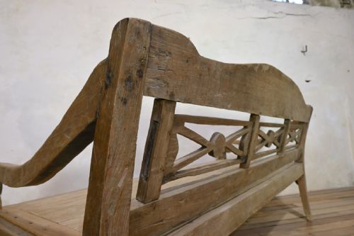 A LARGE 19TH CENTURY ANGLO INDIAN TEAK BENCH - ADDITIONAL PHOTO 14