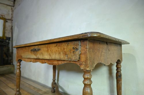 A FRENCH 19TH CENTURY CHESTNUT SINGLE DRAWER SIDE TABLE - ADDITIONAL PHOTO 1
