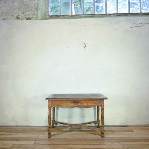 A FRENCH 19TH CENTURY CHESTNUT SINGLE DRAWER SIDE TABLE - ADDITIONAL PHOTO 4