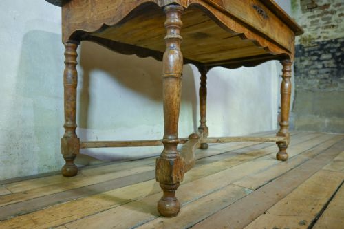 A FRENCH 19TH CENTURY CHESTNUT SINGLE DRAWER SIDE TABLE - ADDITIONAL PHOTO 5
