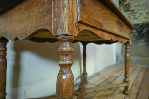 A FRENCH 19TH CENTURY CHESTNUT SINGLE DRAWER SIDE TABLE - ADDITIONAL PHOTO 6