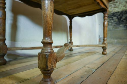 A FRENCH 19TH CENTURY CHESTNUT SINGLE DRAWER SIDE TABLE - ADDITIONAL PHOTO 7